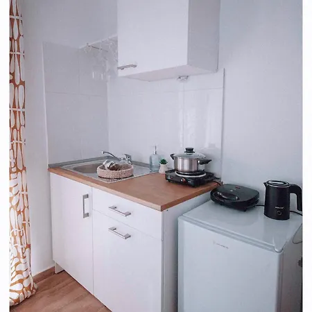 Arias アパートホテル